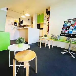 Guest house And Basic Universitat For Young