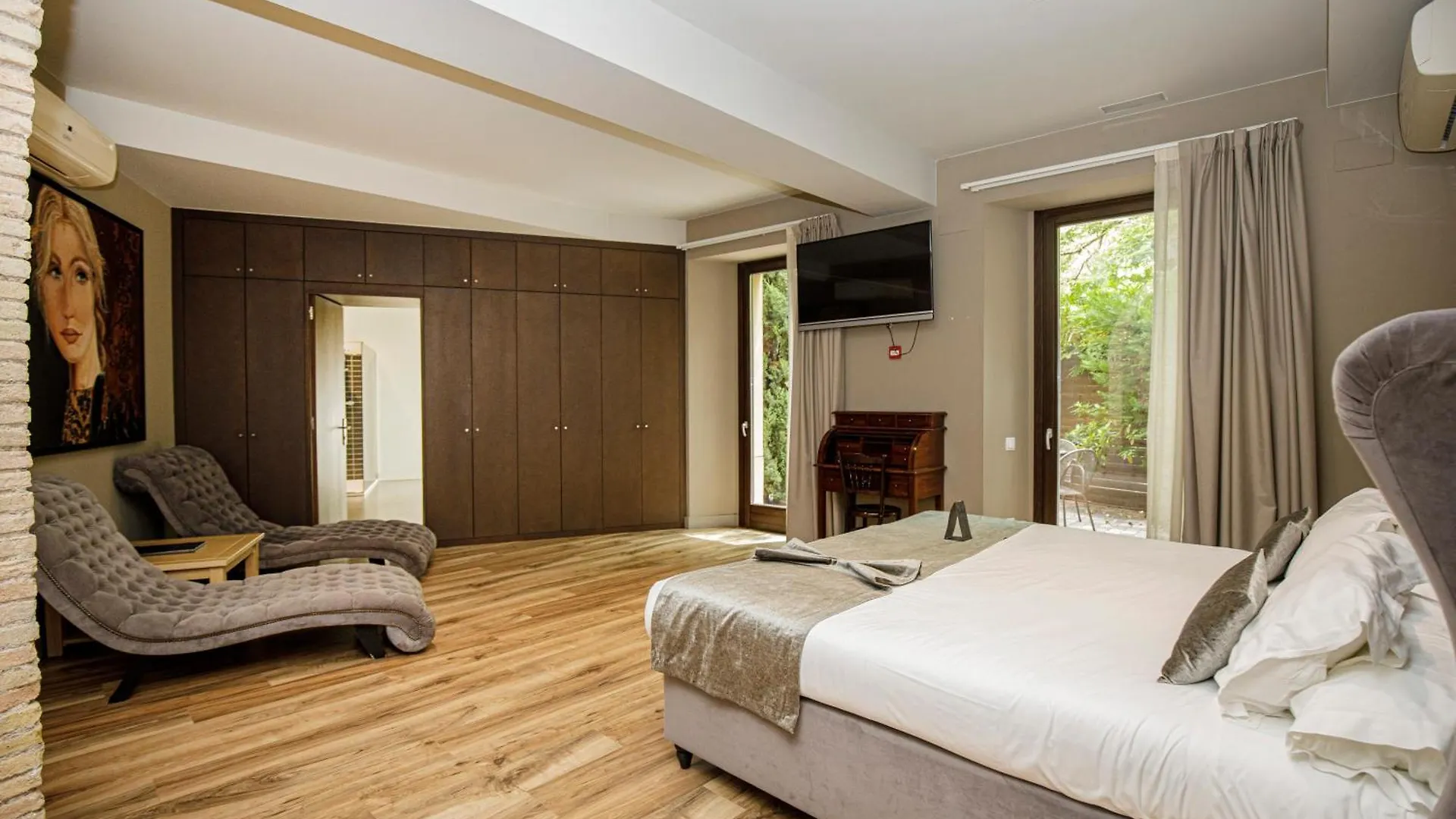 Les Clarisses Boutique Hotel Vic 4*,