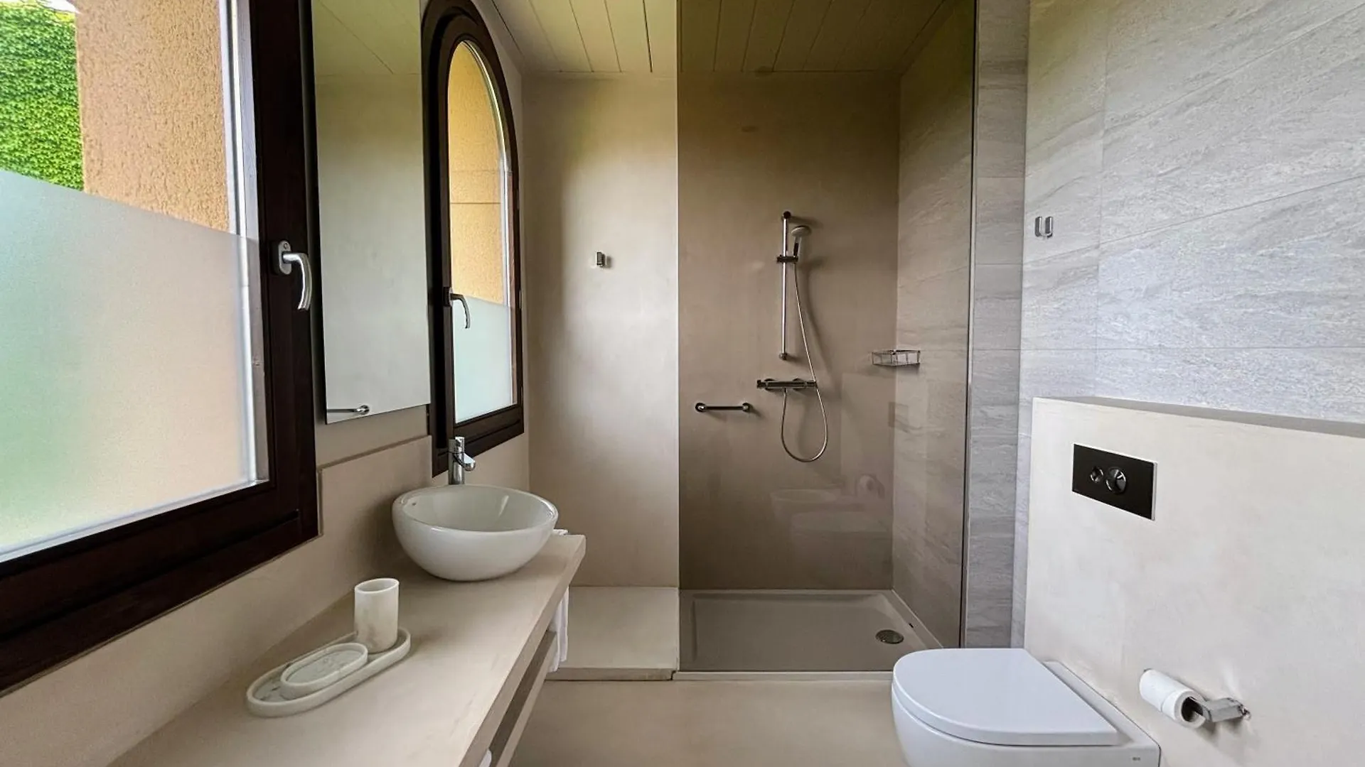 Les Clarisses Boutique Hotel Vic 4*,